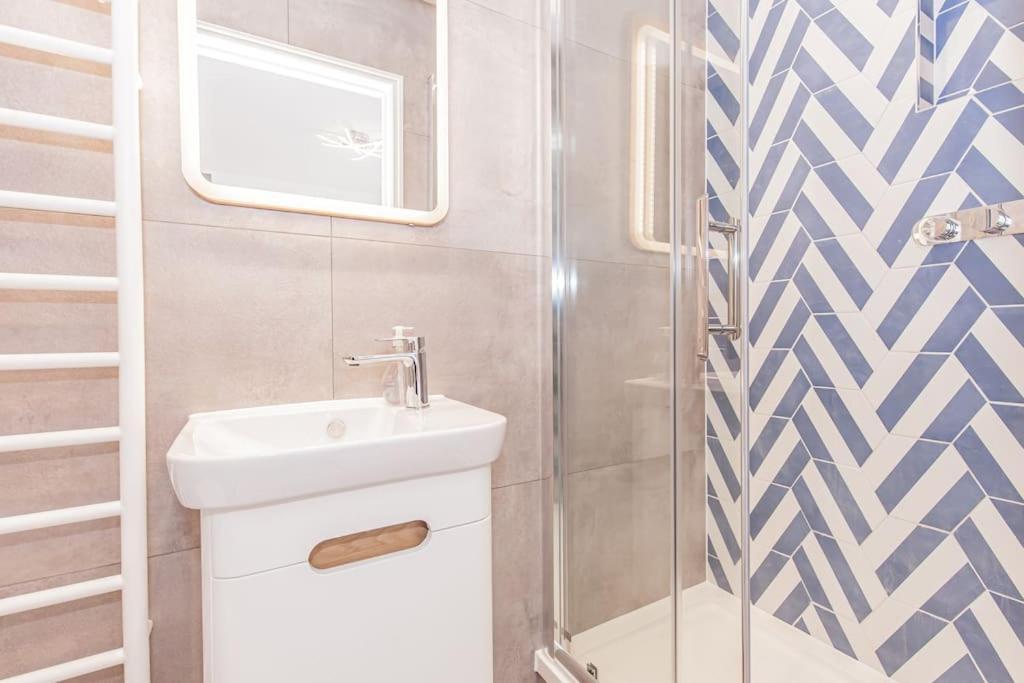 Flat 3, 161 Crescent Road - Luxury Apartment 옥스퍼드 외부 사진